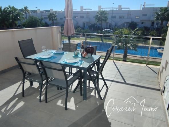 Penthouse te koop in Vistabella Golf- Corazon Immo Mooi groot terras met zicht op het gemeenschappelijk zwembad REF CI1023