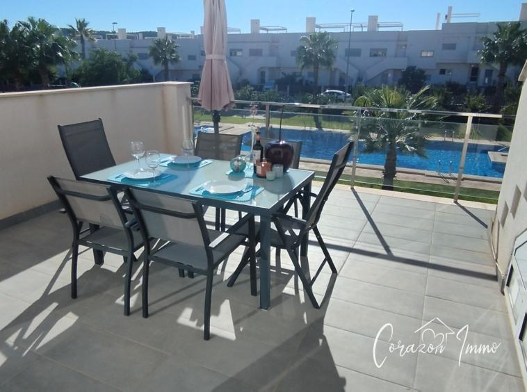 Penthouse te koop in Vistabella Golf- Corazon Immo Mooi groot terras met zicht op het gemeenschappelijk zwembad REF CI1023